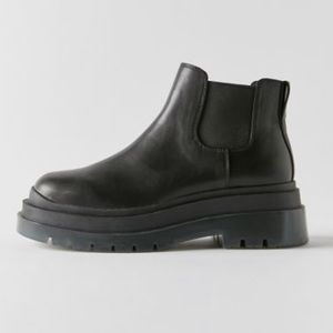 Urban Outfitters Chelsea Boot